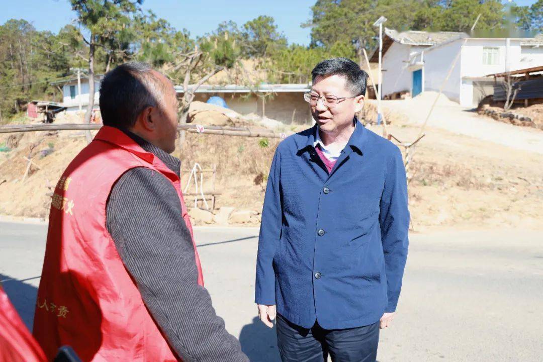 环江红到部分乡镇街道暗访督导森林草原防灭火工作