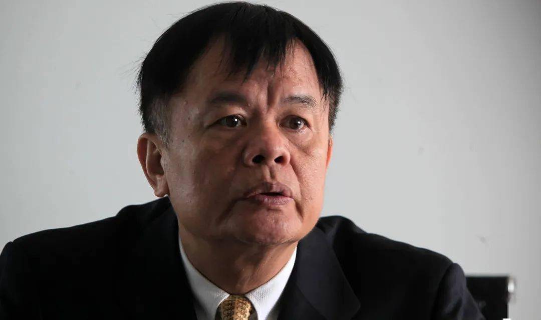 林卫平曾任中国信息产业部研究所工程师,于1993年加入创维,现任创维