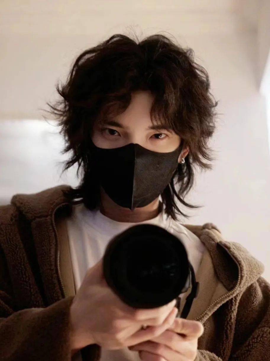 姐姐最喜欢的男生氛围感卷毛-莱斯利卷