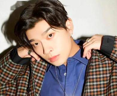 金晨胡夏分手于适歪屁股杨紫琼被歧视满舒克洗白纪凌尘走黑红路线