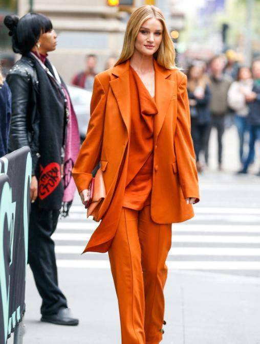 暖心柑橘橙2024年的五大"春夏流行色":入春后,2024年的春夏流行色也