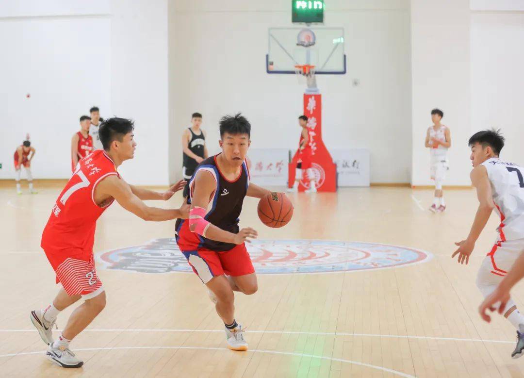 他透露,这次东南赛区比赛,球队将大胆启用一些年轻球员,让他们在实战