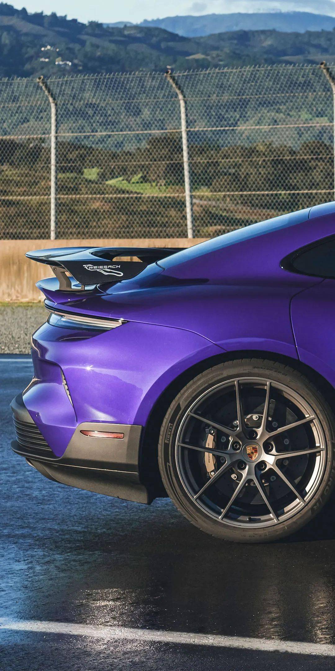 精彩手机壁纸,点击图片,长按保存图片,在手机"设置"中添加成桌面或