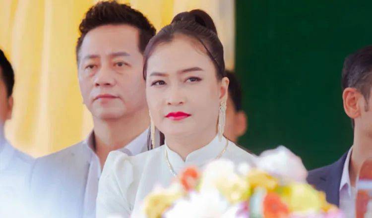 诈骗数百万美元还蹭首相热度柬埔寨这名女勋爵被捕