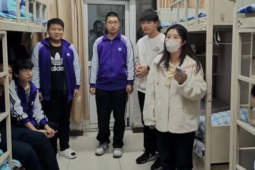 宿舍是小家,关系你我他:杨村一中开展班主任进宿舍行动_住宿_管理