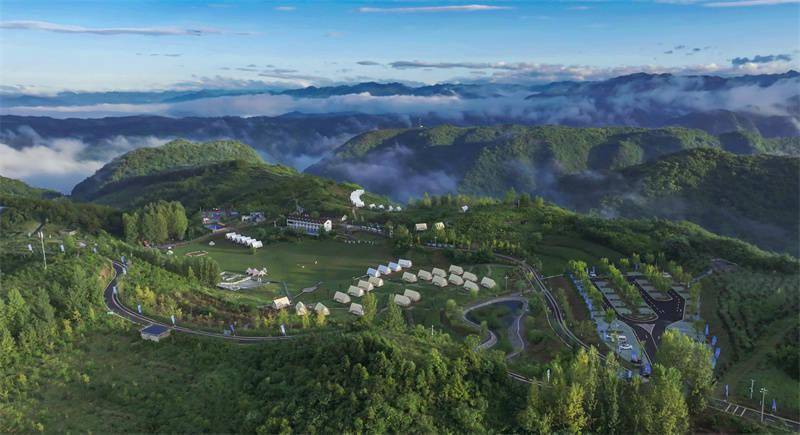 徐军摄依托丰富的森林资源,郧西县森林康养产业试点建设取得显著成果.