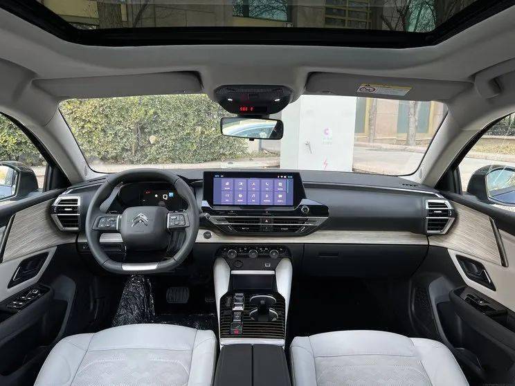 东风雪铁龙凡尔赛c5 x旅不凡版首发亮相_搜狐汽车_搜狐网