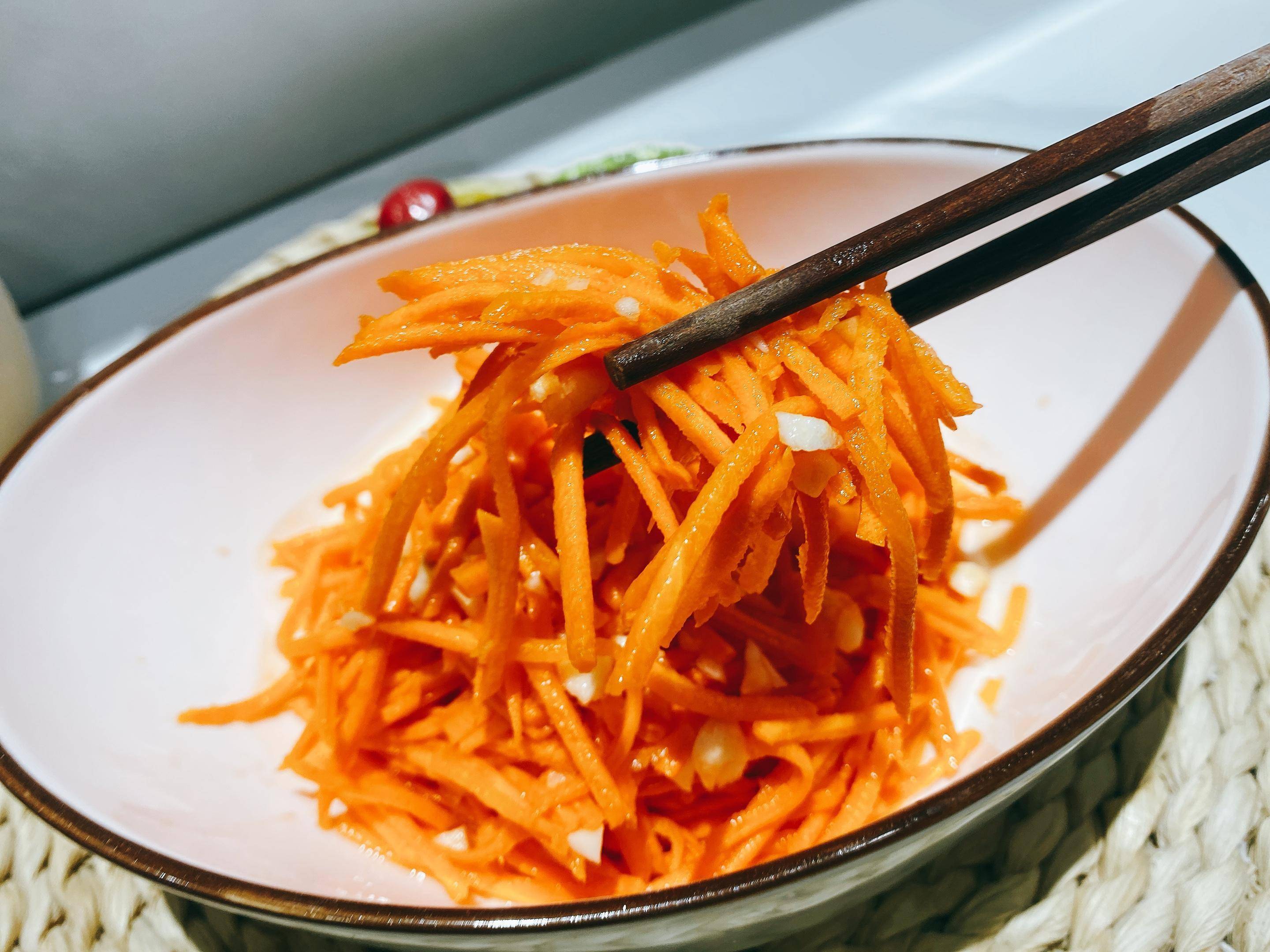 胡萝卜搭配什么菜做最好吃推荐这4种做法养肝明目通便减脂