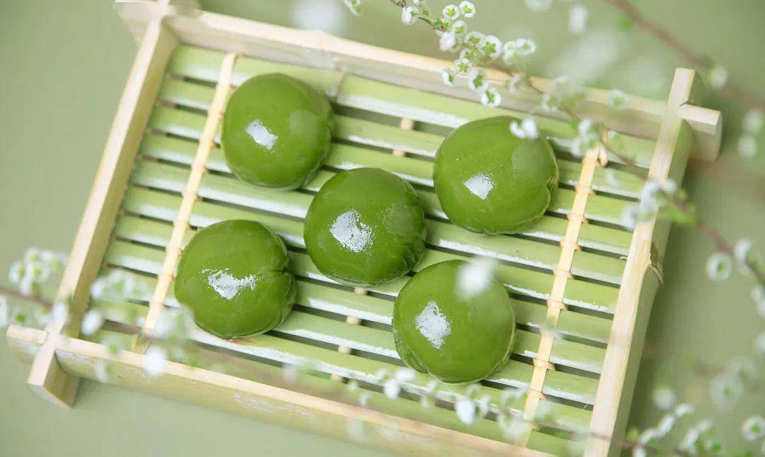 咖喱牛肉艾叶核桃枣粒又到吃青团的时候了上海今年的行情又有变化