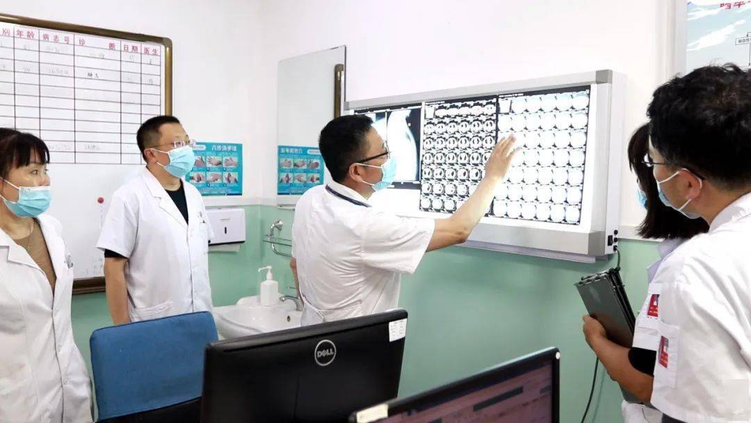 身边的榜样丨医者仁心守护健康市中心医院神经消化内科主任张向阳