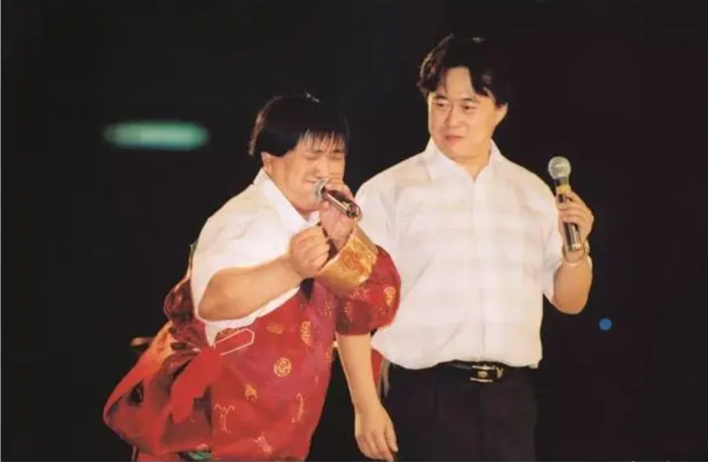 想当年李蠕蠕模仿向佐姚安娜让人想起那些模仿秀