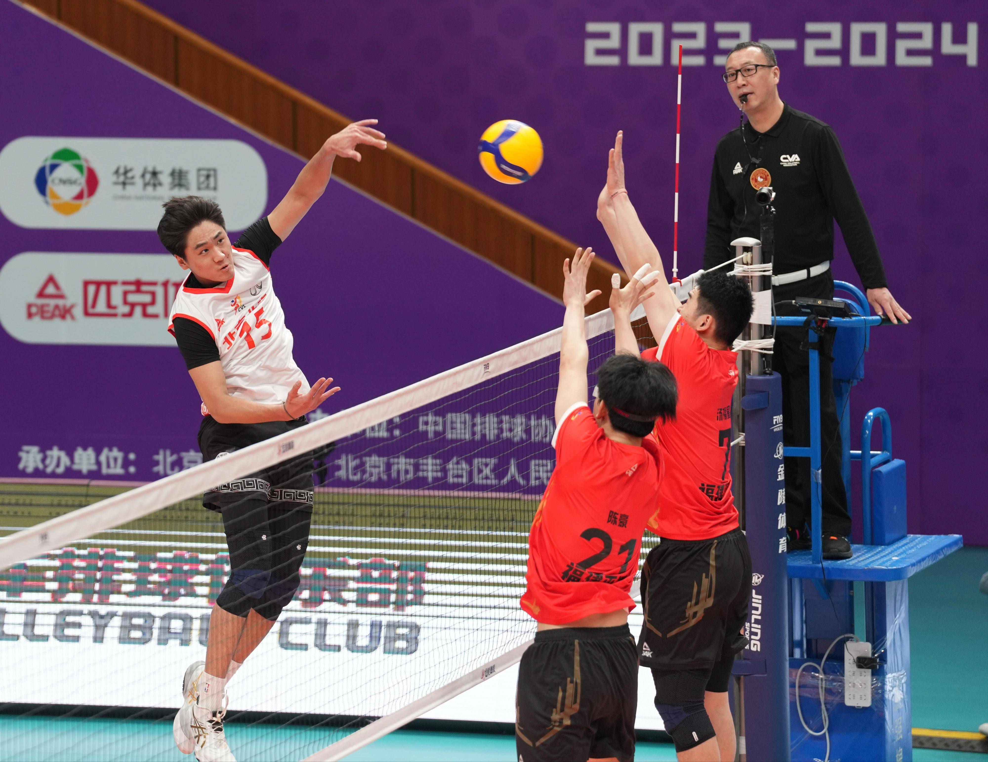 险胜福建队获历练 北汽男排晋级联赛四强_比赛_排球队_对手