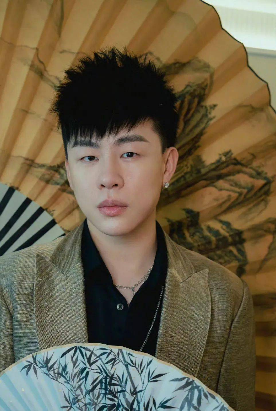 宋祖儿彻底凉了?疯爽找胡彦斌复合?王俊凯压番张子枫?_电影_俩人