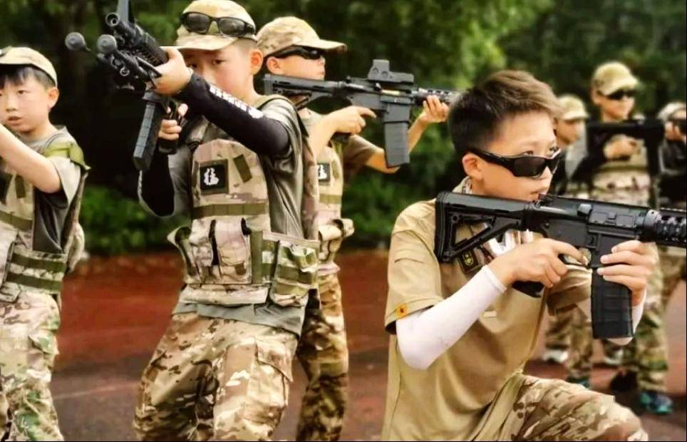 营种简介:手枪,步枪,狙击枪,火箭筒,迫击炮,国家级特战专家带队,一