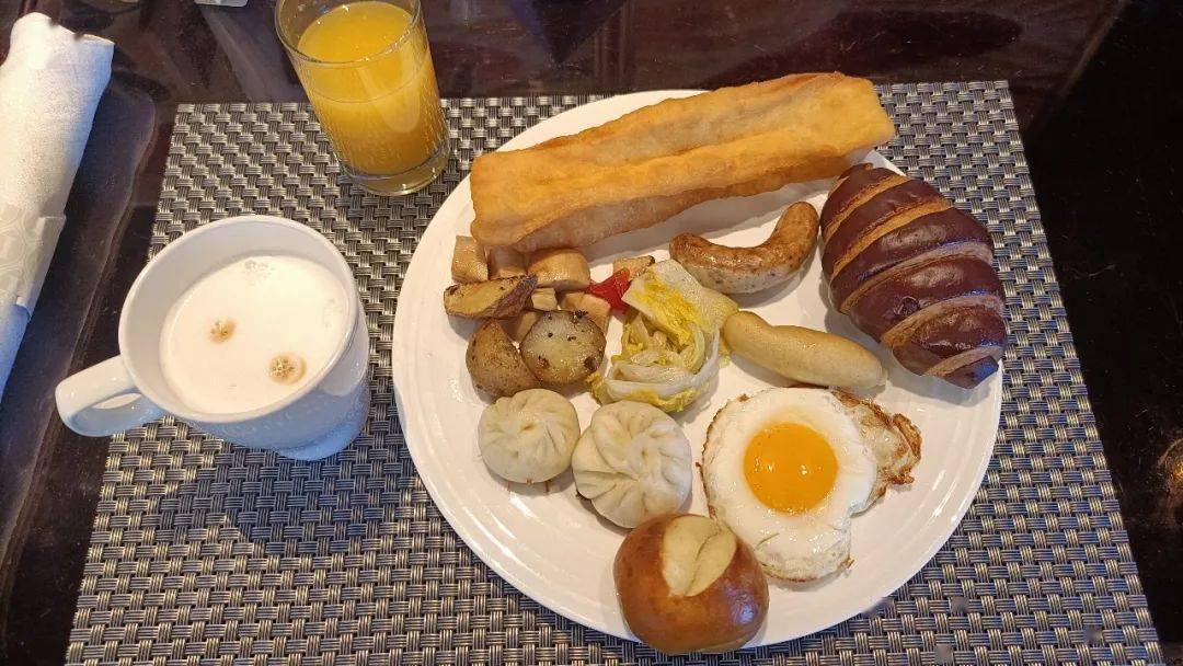 豆腐脑最后来一碗面总体来说,洲际的早餐要比其午晚市自助餐的体验好