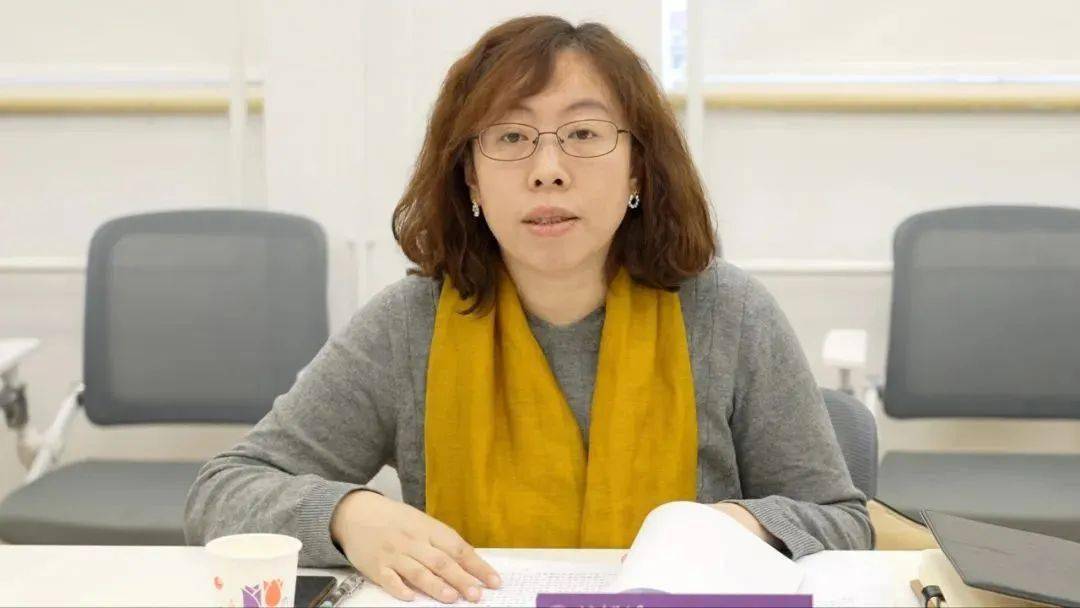 张庆春高度赞赏同学们参军报国的正确选择,他指出,同学们参军入伍不仅