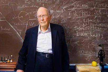 博士毕业后,克劳泽去了加州伯克利分校和劳伦斯伯克利国家实验室,到