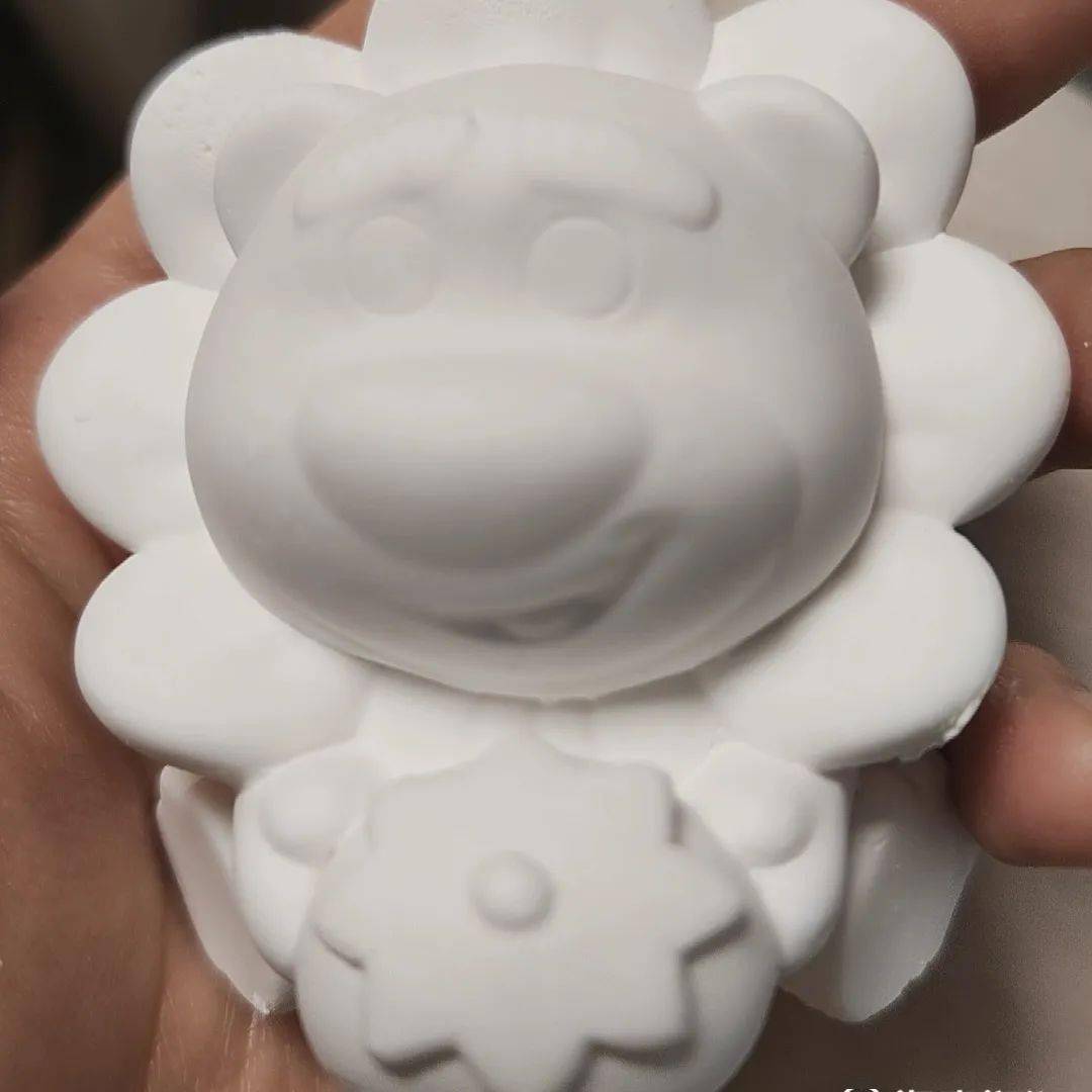 石膏娃娃等你涂来涂趣!