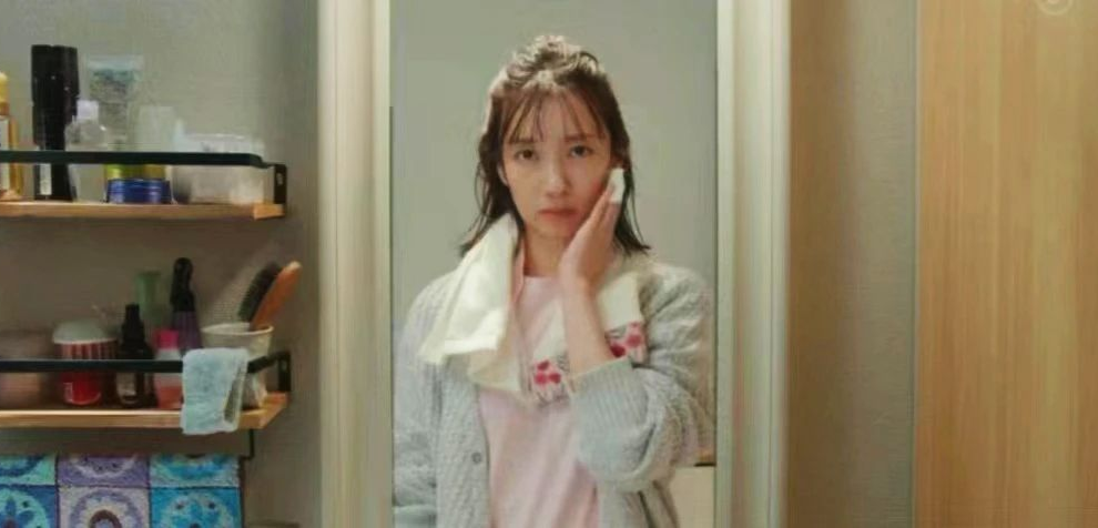 初代网红塌房纯天然偶像不吃香了