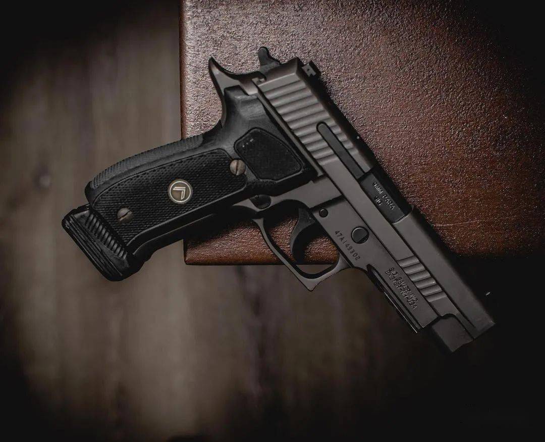 【枪迷极品摄影】沉醉于光影中的美 那些难以忘怀的小细节_视频_军事