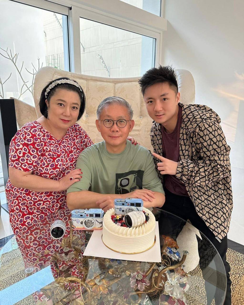 香港百亿富三代为老爸庆生再惹争议,曾与七位女星传绯闻_钟培生_成为