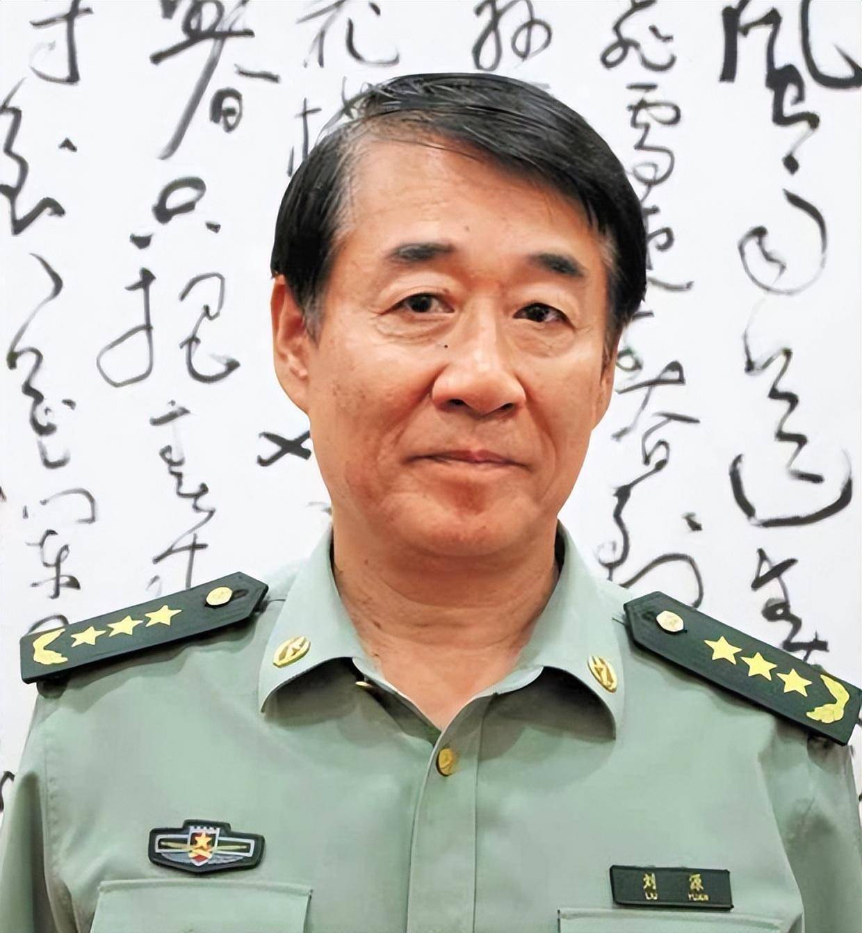 92年刘源晋升少将杨爸爸大笑我要和中国最年轻的将军合个影