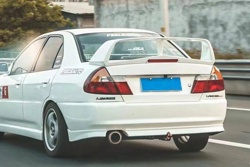 称霸拉力赛场的王者,mh 1/18三菱evo 4灰模试玩_搜狐汽车_搜狐网