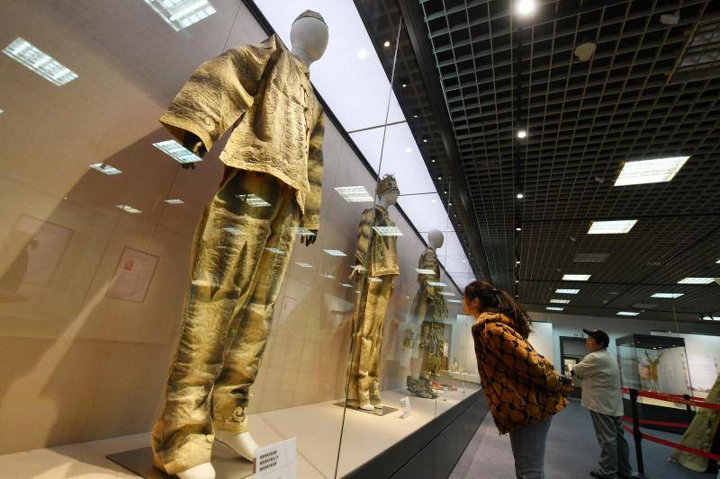 “黑龙江鱼皮兽皮树皮文化展”在国家自然博物馆亮相_展览_民族_技艺