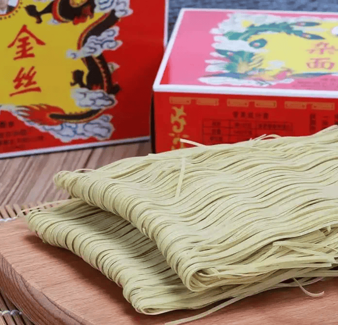 不是天水这里是衡水网红麻辣烫引来市民排长队