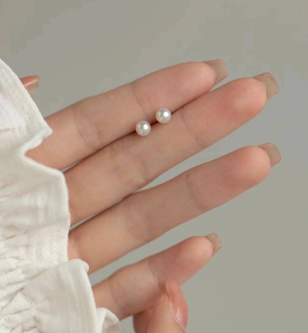 你所知道的华洛世奇,dior潘多拉,agatha,跟它家都有合作