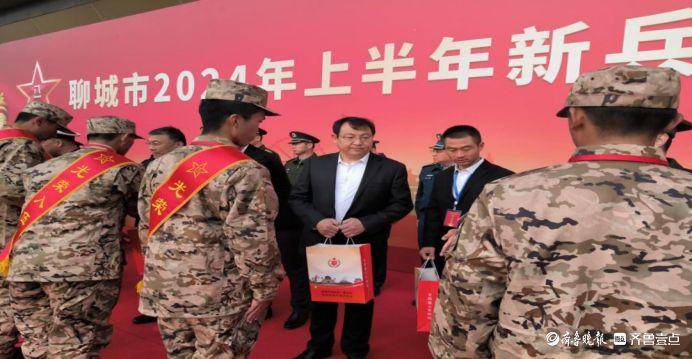 市政府副秘书长胥庆国,市聊城市退役军人事务局局长刘立新,副局长