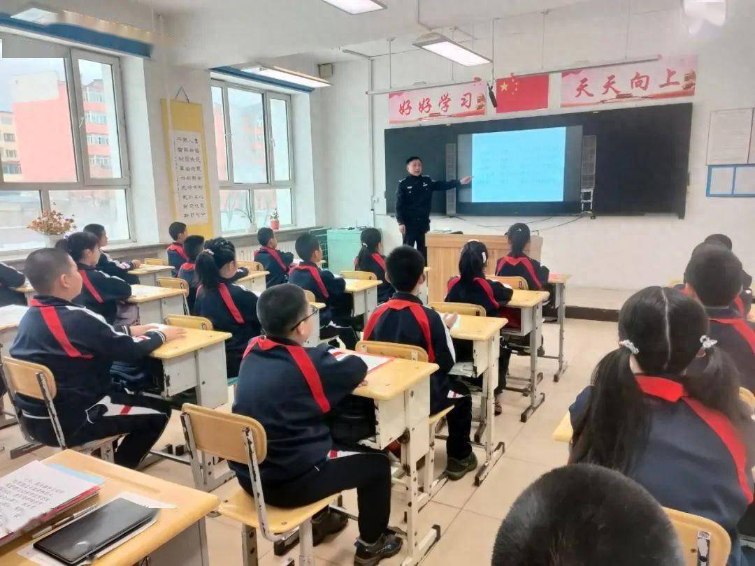 黑龙江省伊春市朗乡森林公安开展森林防火进校园主题宣传活动