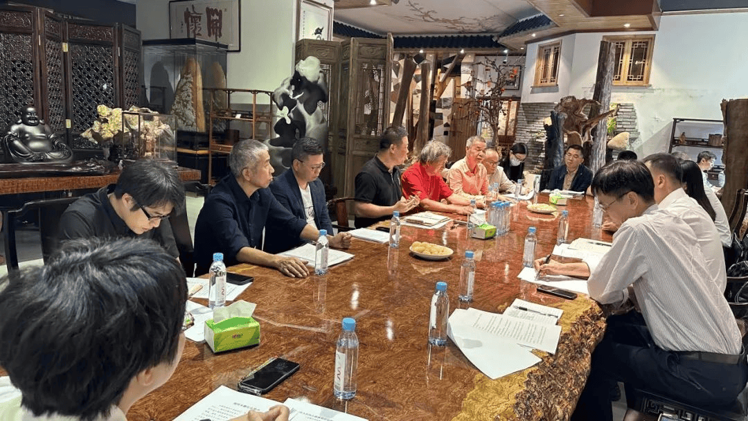 艺术人生陈忠让木雕艺术绽放新时代光彩