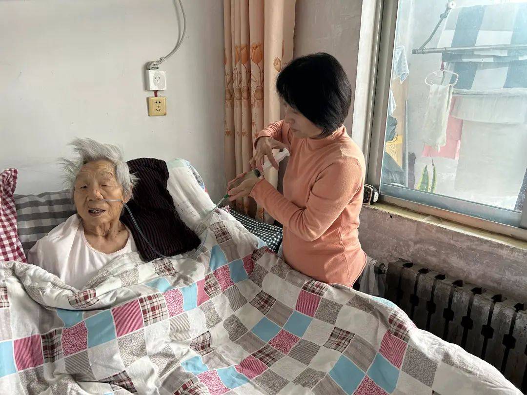 曹文玉_老人_婆婆