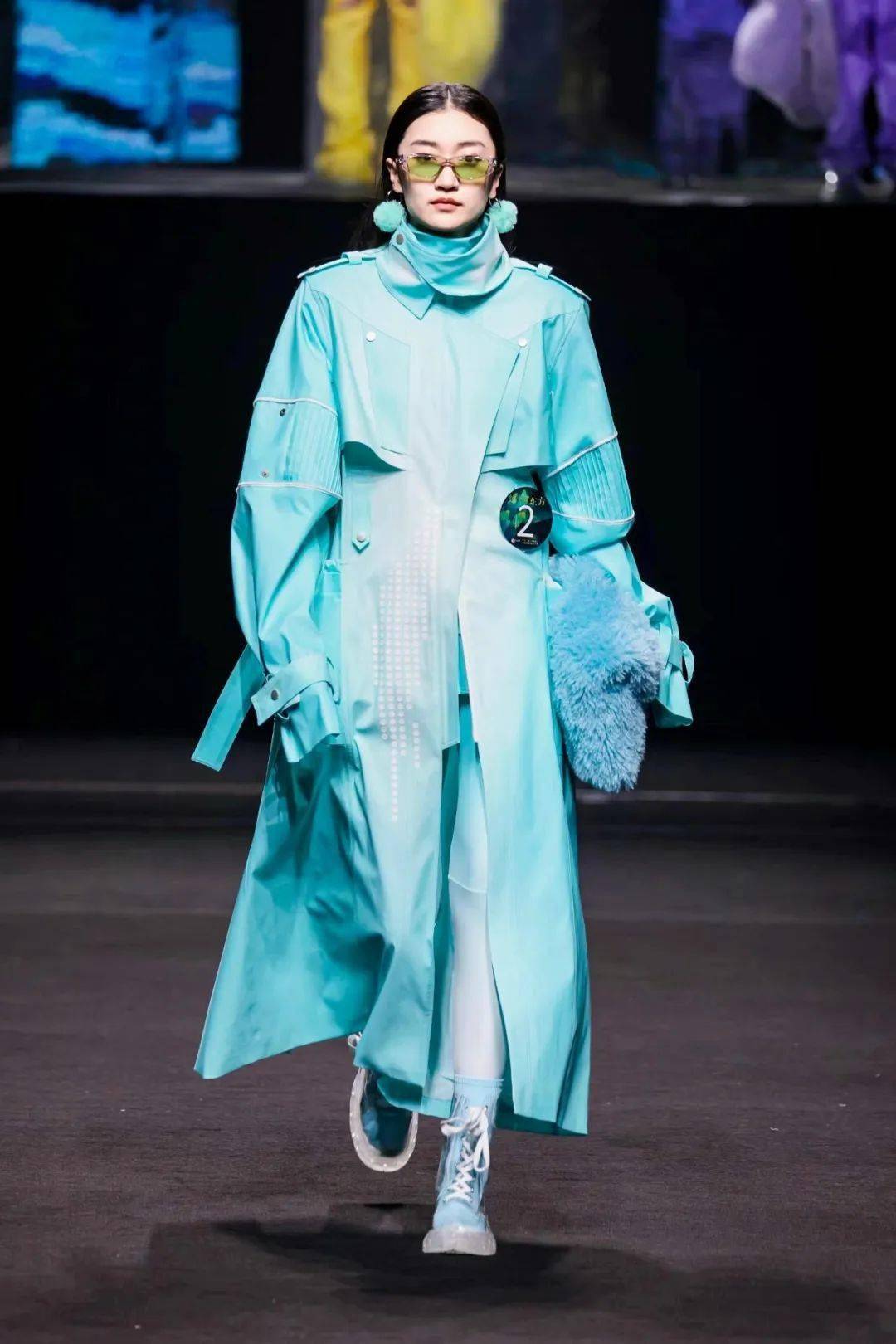 聚焦丨宋祖耀凭借作品中华衣局勇夺金浪奖第十三届大浪杯中国女装设计