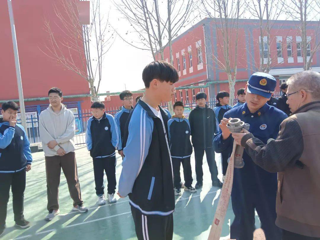 练为战不为看消防安全重于山晋庄中学春季第二次消防演练活动