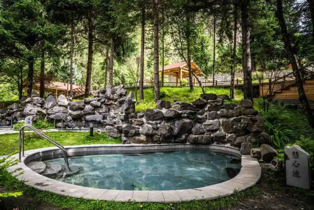 正是泡温泉的好时节理县实在太撩人了,快来围观吧~~阿坝各地近期的