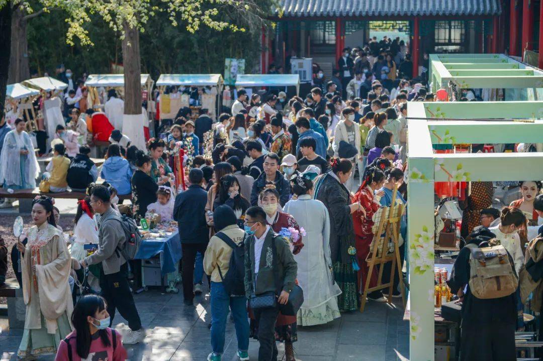 图源:济南园林和林业绿化国风游戏区在这生机勃勃的春天,体验捶丸
