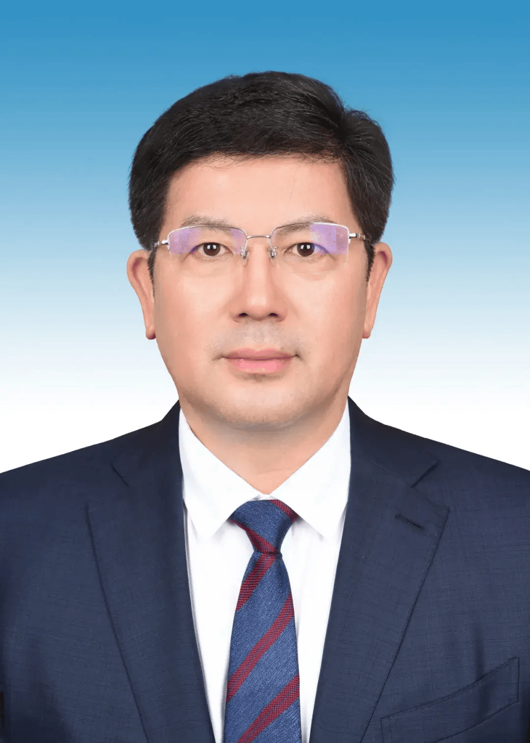 青岛市政府秘书长班子调整