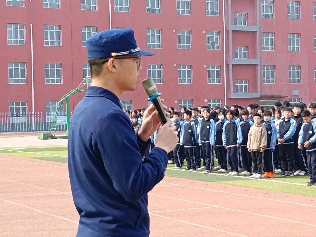 练为战不为看消防安全重于山晋庄中学春季第二次消防演练活动