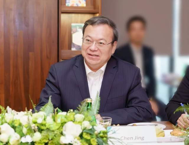 崔天凯陈靖会见星巴克创始人霍华德舒尔茨一行