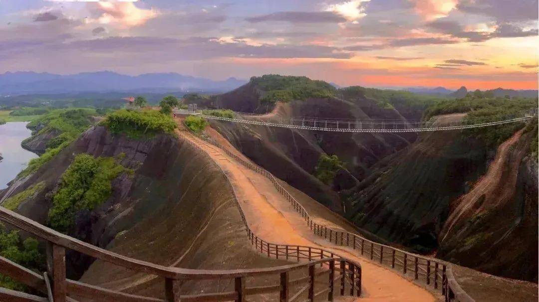 (高椅岭收费景区建有较多设施可安全体验(高椅岭需自费门票75元人 