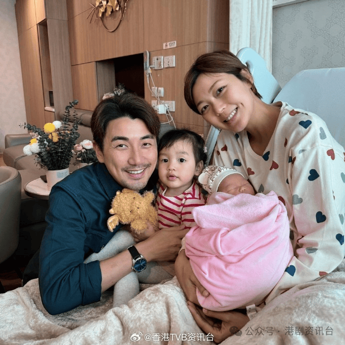 见到你足晒磅健健康康,成隻粉红肉肉猪仔咁,妈妈倍感安慰.