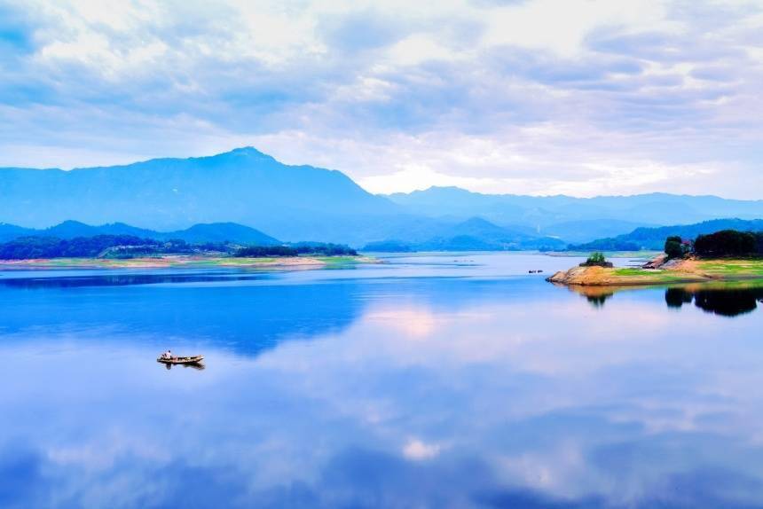 武穴市摄影家协会供图仙人湖游乐场.武穴市摄影家