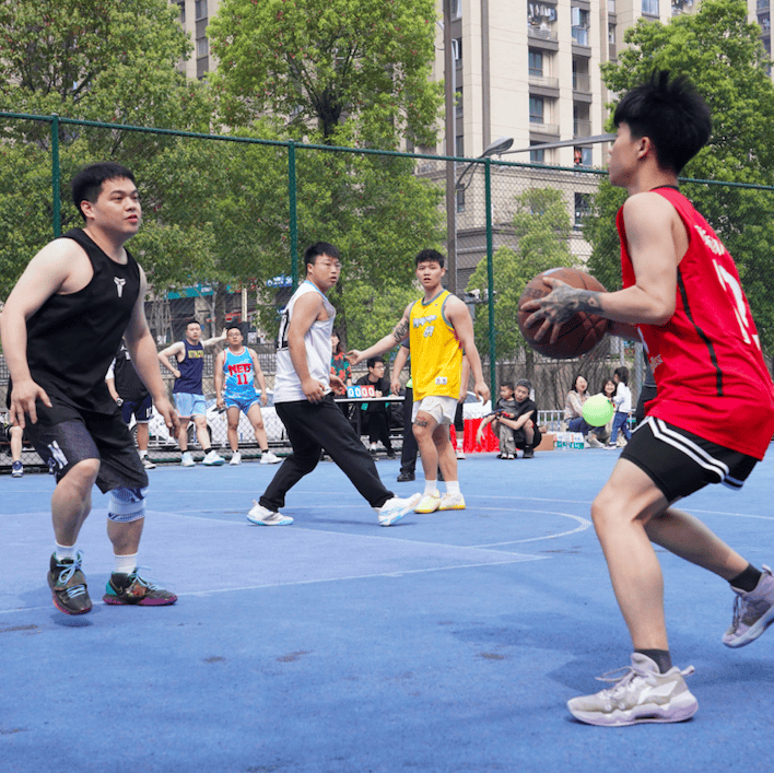 运球帷幄迎篮而上联发重庆首届3v3业主篮球赛圆满落幕