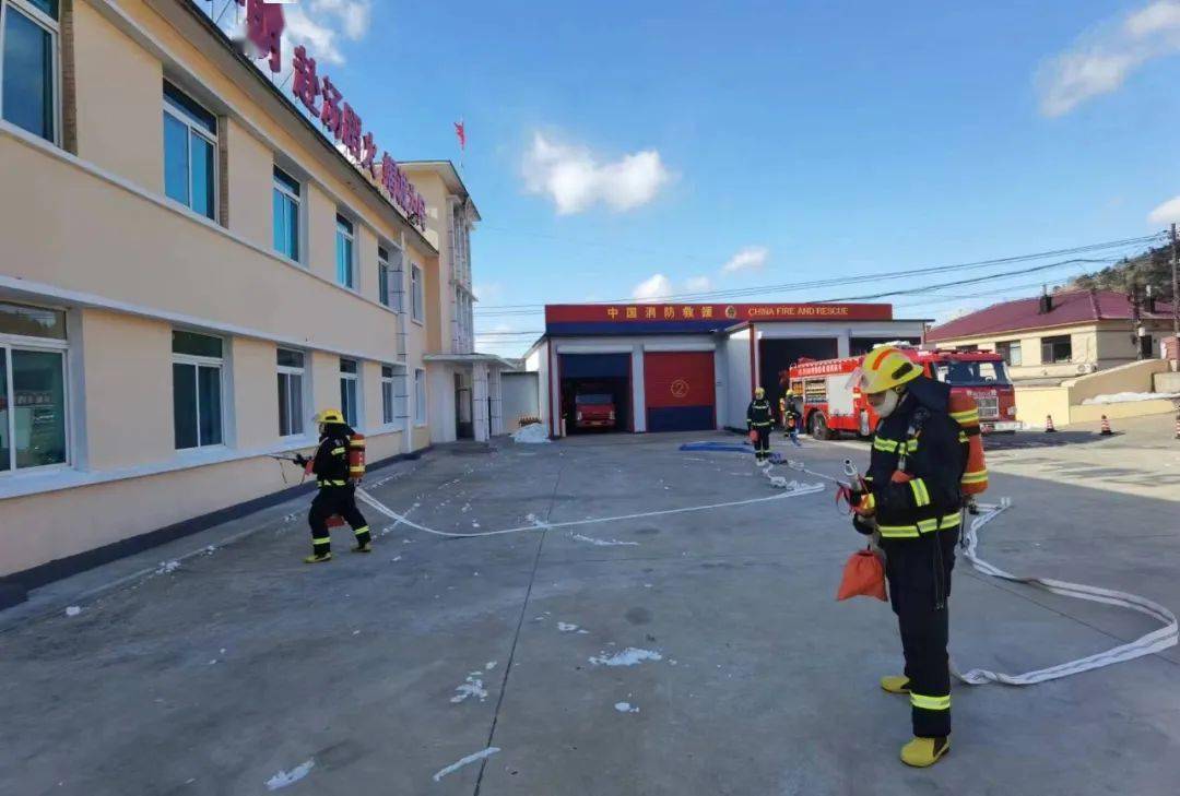 冬训工作立足冬训固根基扎实练兵谋打赢长海县消防救援大队全面推进