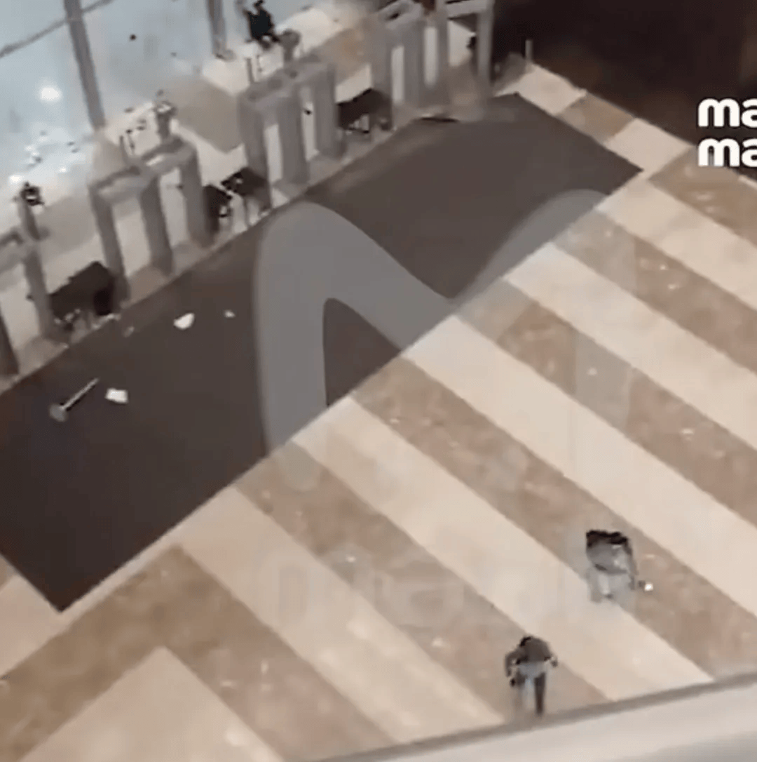 突发至少206人死伤枪手疯狂扫射血洗音乐厅民众尖叫逃命