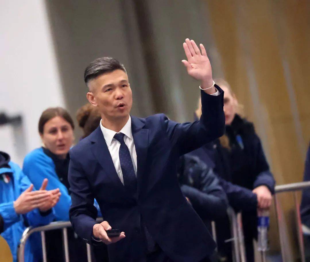 南京女重世界杯意大利选手茱莉娅个人赛夺冠中国队明