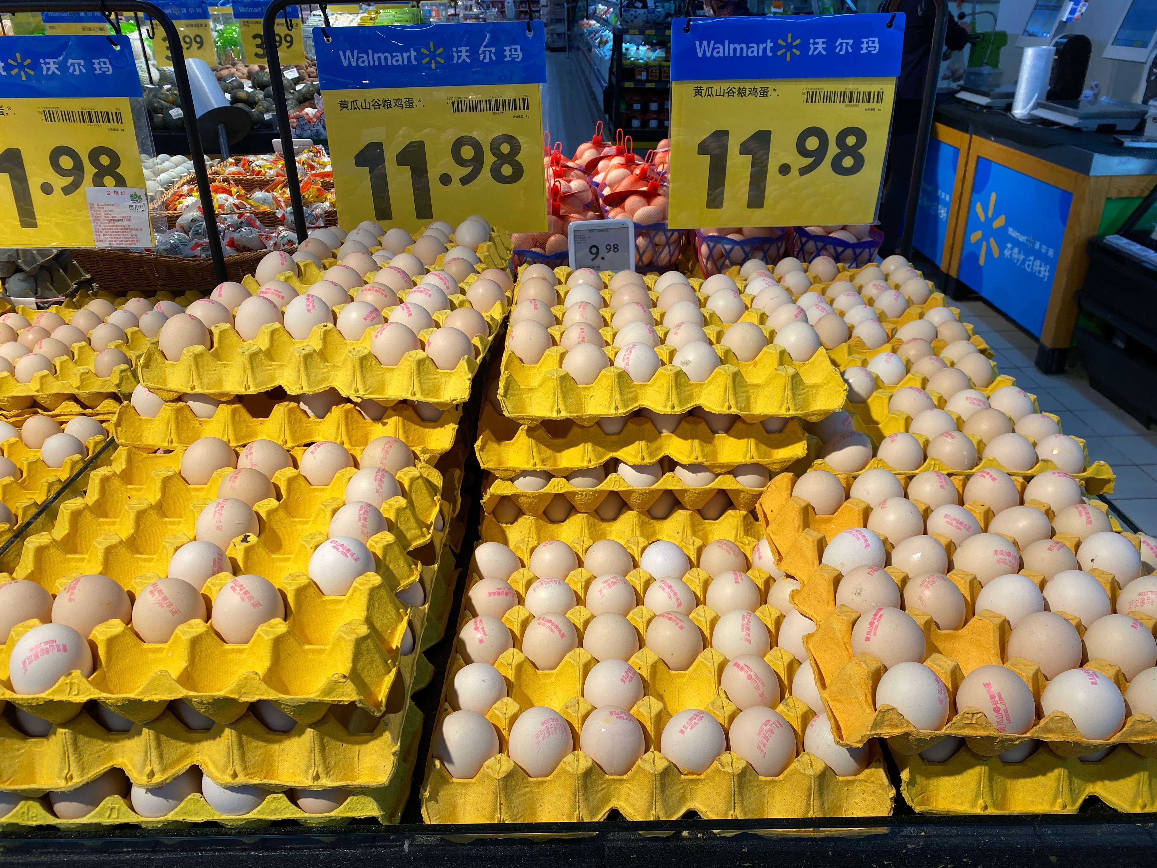 5元一个!昆明鸡蛋大降价,番茄也降价了!_价格_菜市场_农贸