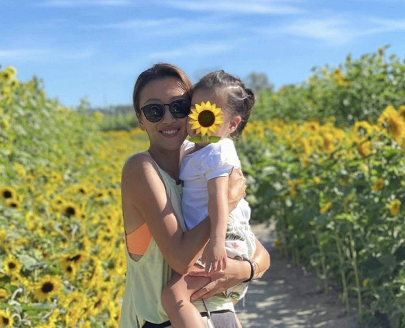 香港女星谢婷婷状态冻龄,定居国外秘密产女,孩子生父至今成谜_外界